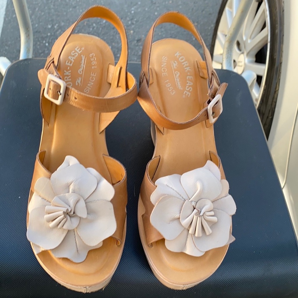 Kork-Ease Tan Leather Sandals with Cream Flower Appliqué